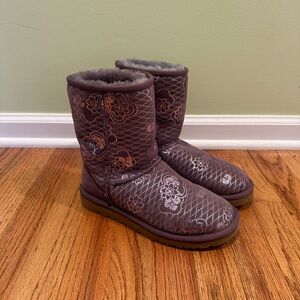 UGG Women’s Classic Short Kimono Boots Size 7